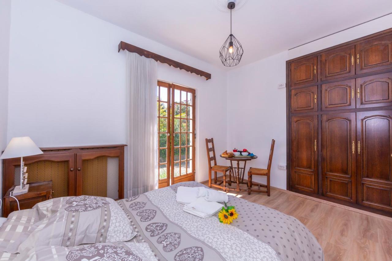 Villa Martine Au Bord Du Lac - Happy Rentals Cadrezzate Exterior photo