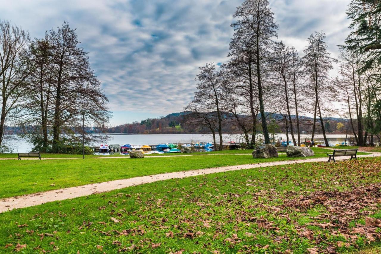 Villa Martine Au Bord Du Lac - Happy Rentals Cadrezzate Exterior photo