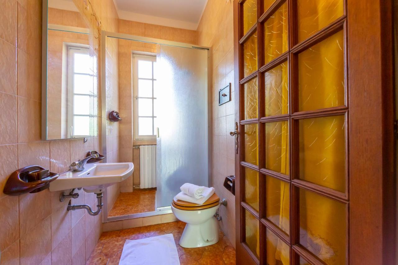 Villa Martine Au Bord Du Lac - Happy Rentals Cadrezzate Exterior photo